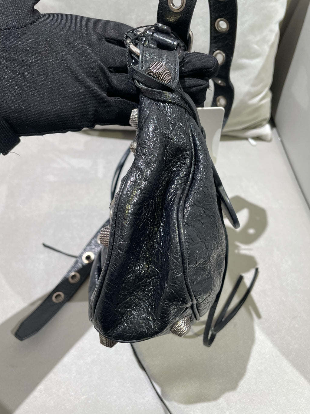 Balenciaga LE CAGOLE Black Shoulder Bag 6713071VG9Y1000