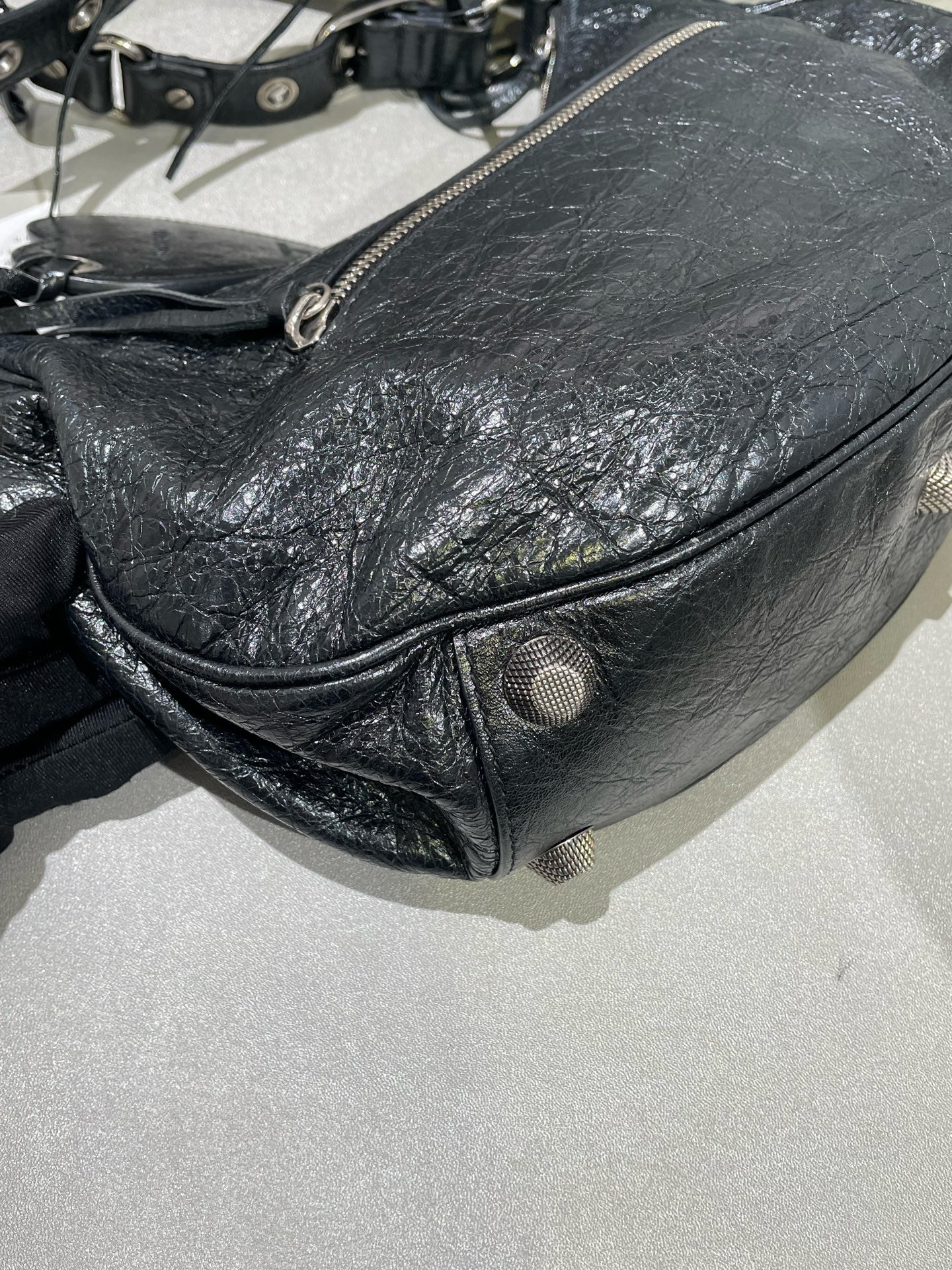 Balenciaga LE CAGOLE Black Shoulder Bag 6713071VG9Y1000