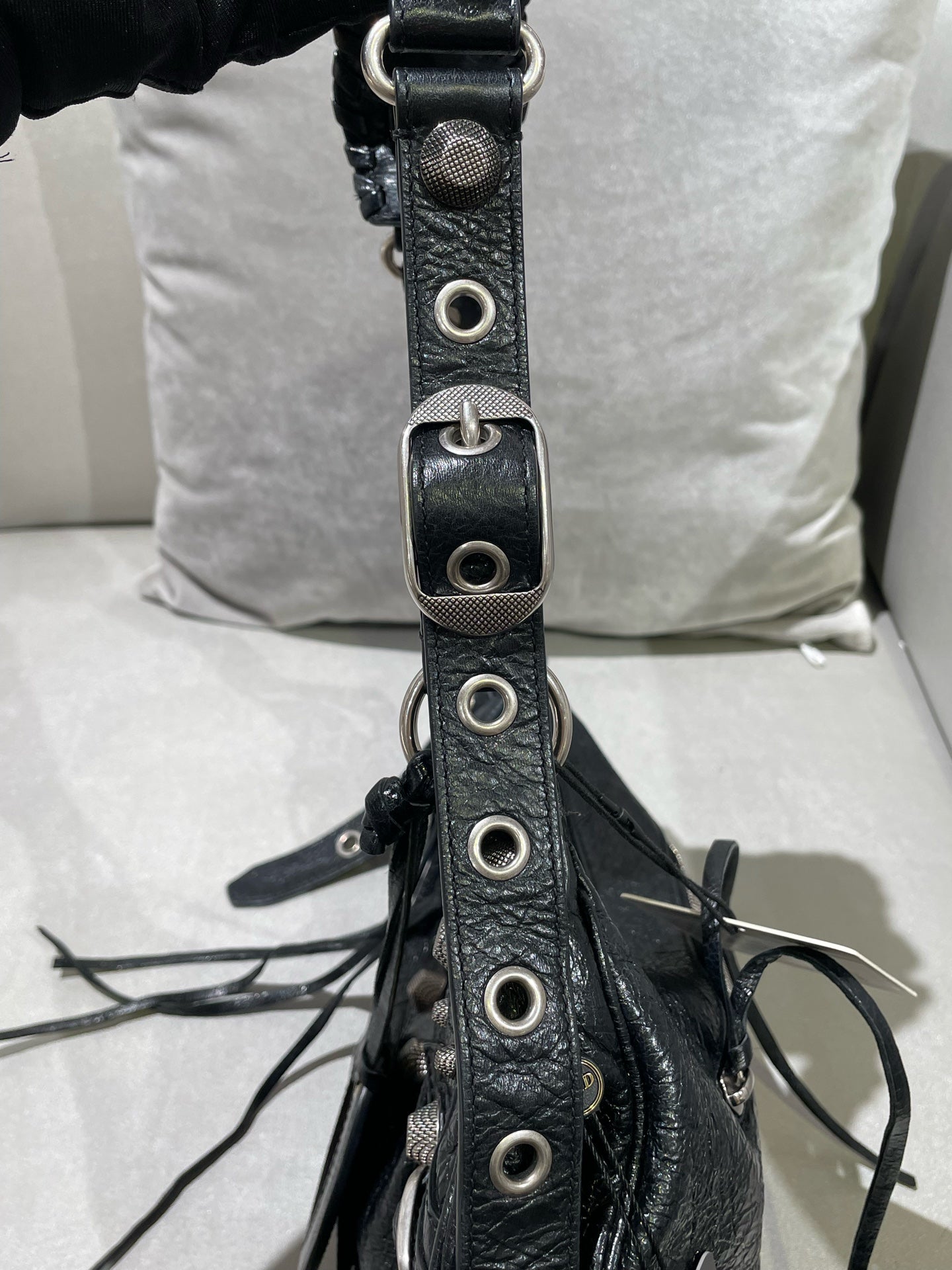 Balenciaga LE CAGOLE Black Shoulder Bag 6713071VG9Y1000