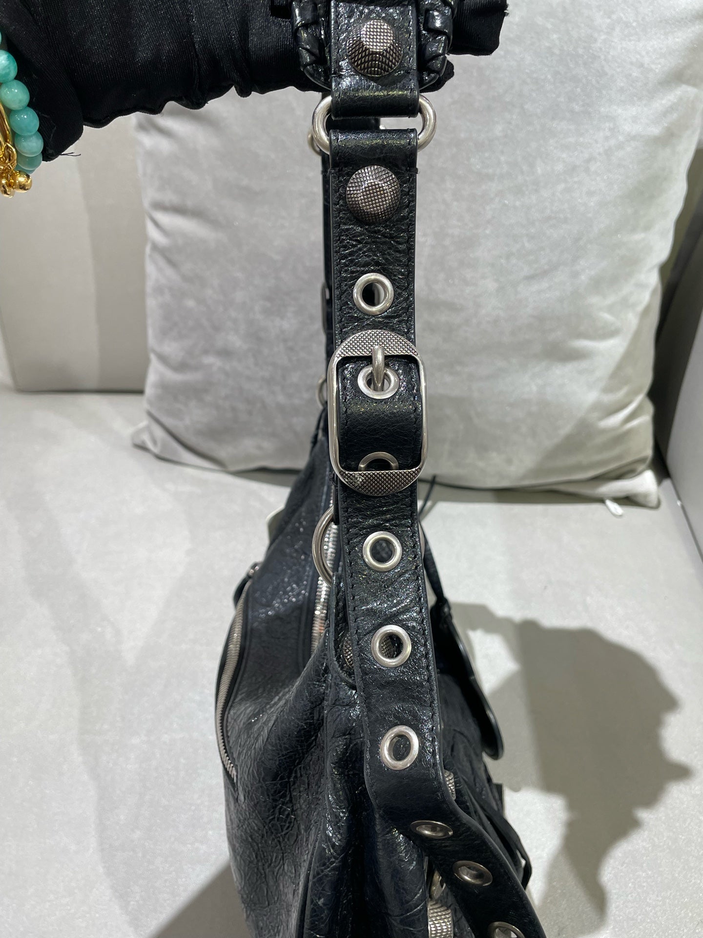 Balenciaga LE CAGOLE Black Shoulder Bag 6713071VG9Y1000