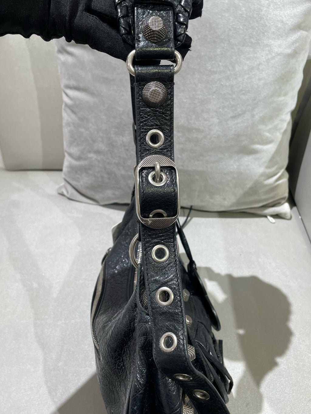 Balenciaga LE CAGOLE Black Shoulder Bag 6713071VG9Y1000