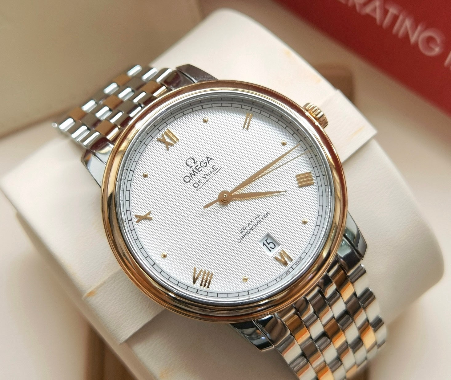 Omega Flying Disc Series Rose gold Automatic (self-winding) watch 39.5 424.20.40.20.02.004