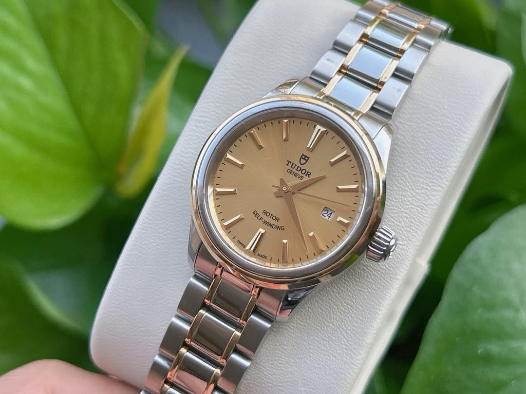 Tudor Fashion Series Gold Automatic (self-winding) watch 28 millimeters m12103-0001