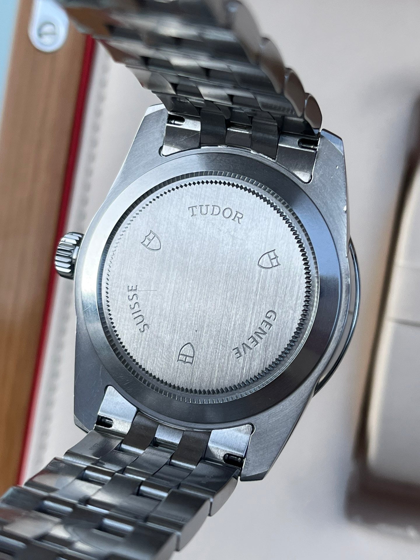 Tudor Junjue Sunday Calendar Model Silver Automatic (self-winding) watch 39 millimeters m56000-0003