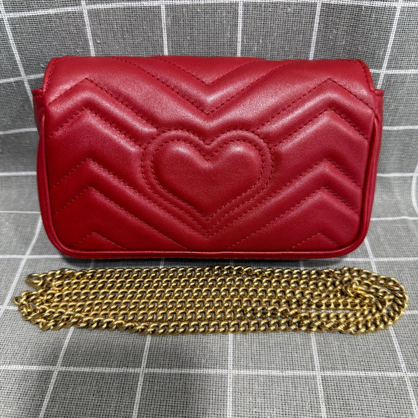 Gucci GG Marmont Collection Red 476433 DTDHT 6832