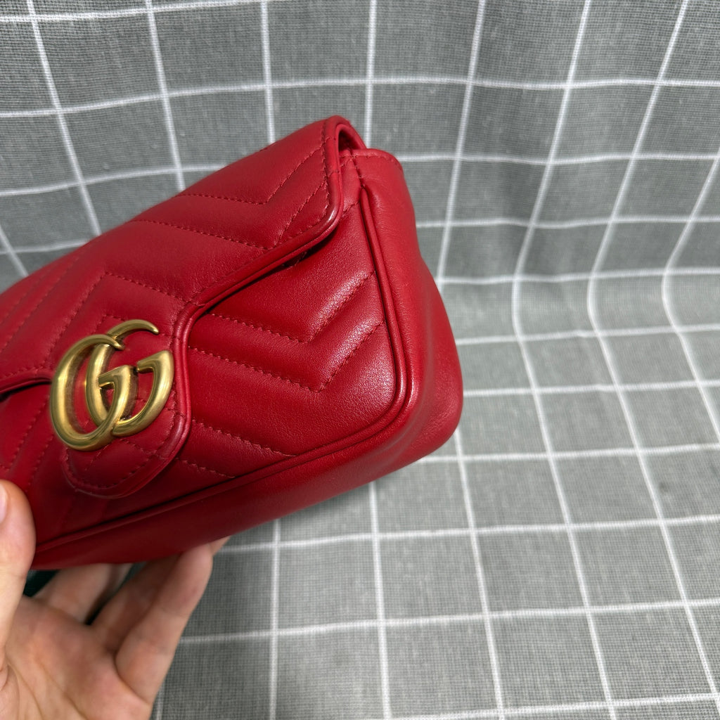 Gucci GG Marmont Collection Red 476433 DTDHT 6832