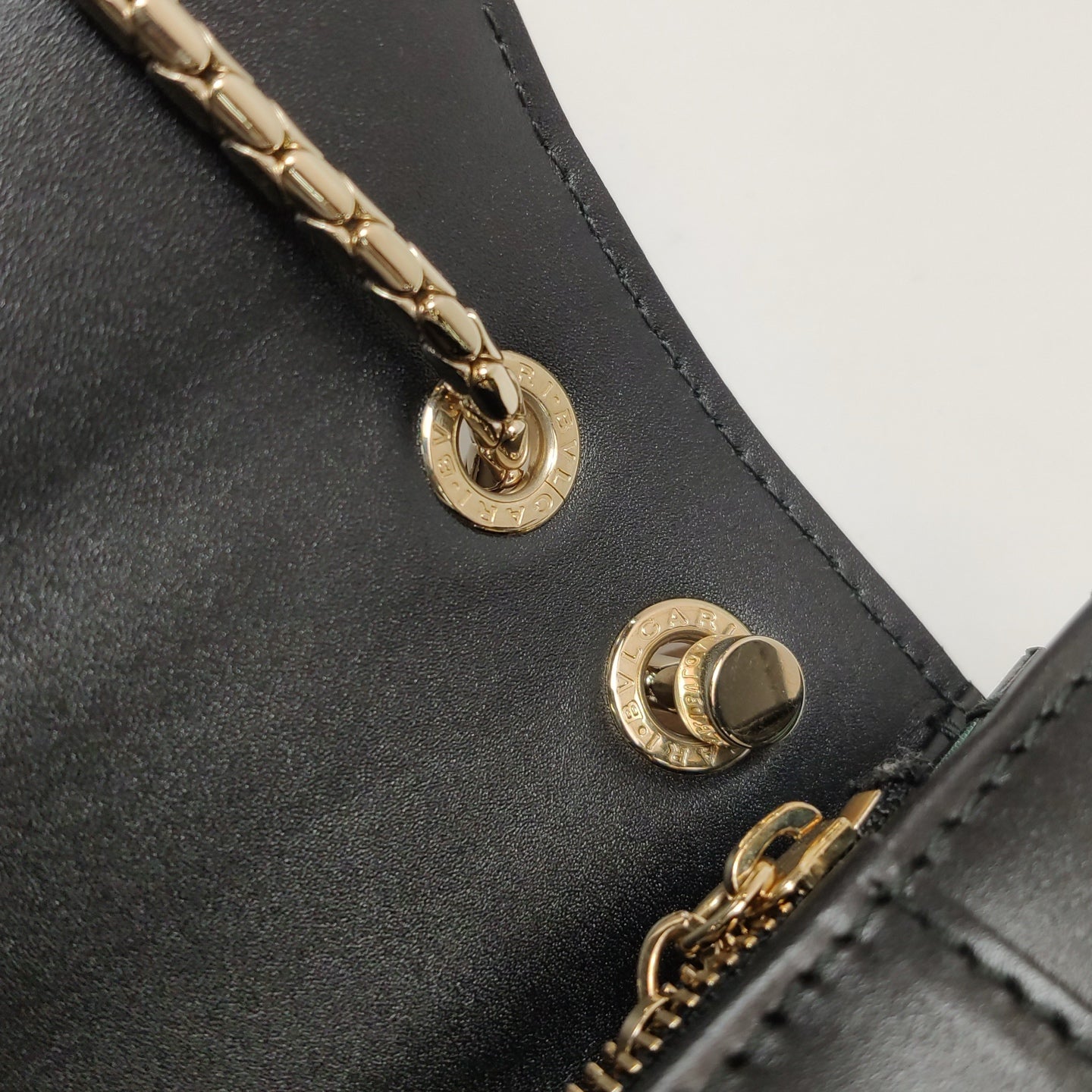 Bvlgari Shoulder Bag 290195