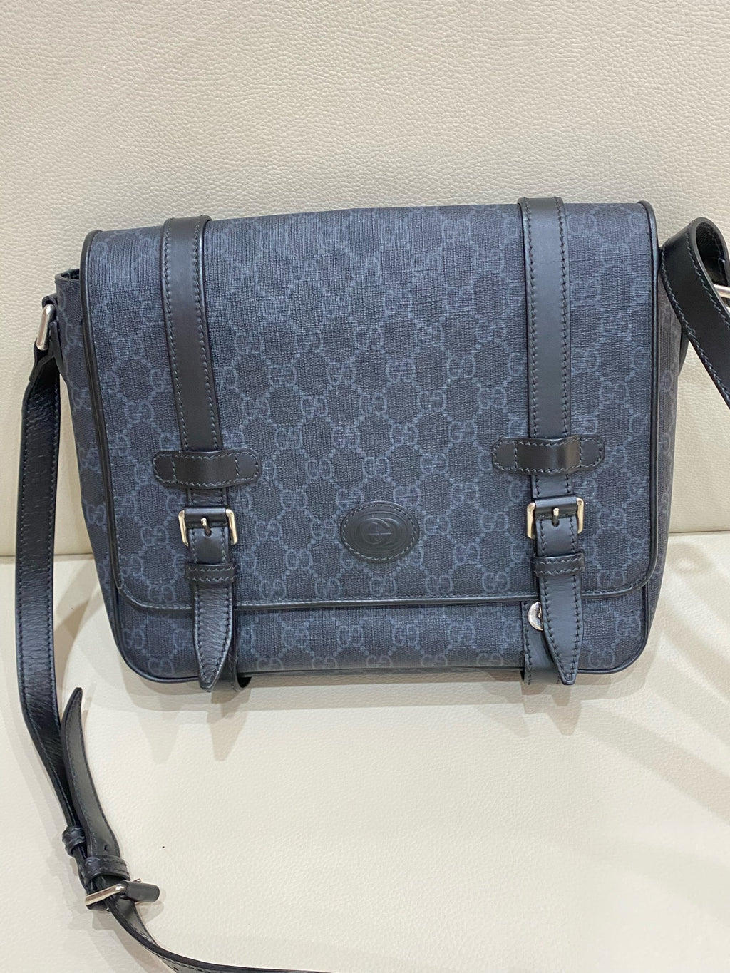 Gucci Messenger Bag 658542KGDHN1000
