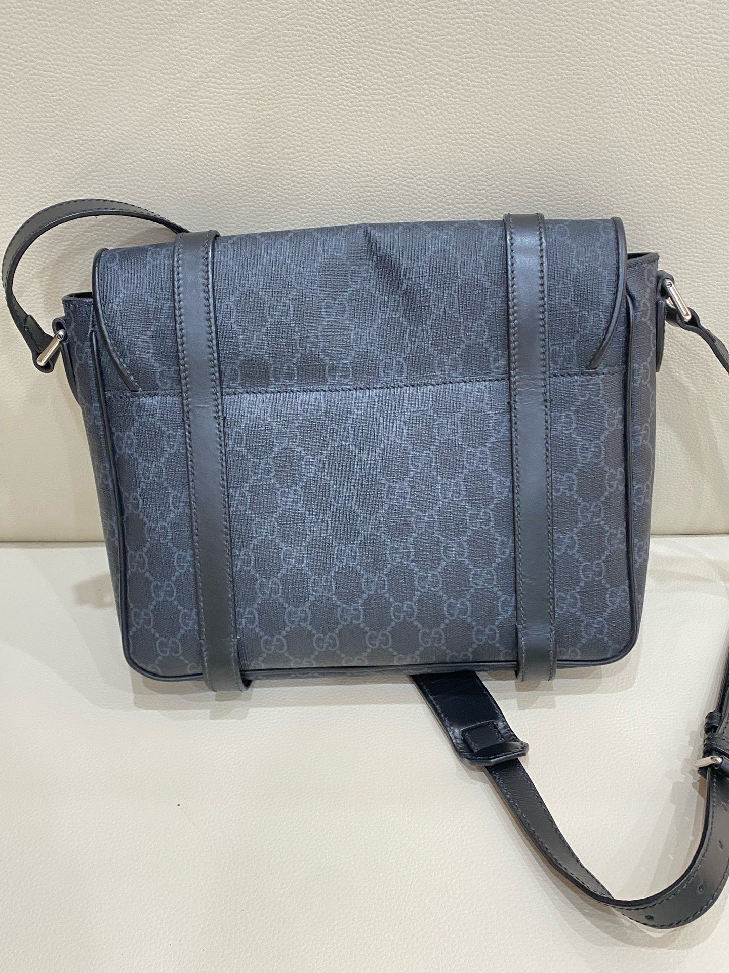 Gucci Messenger Bag 658542KGDHN1000