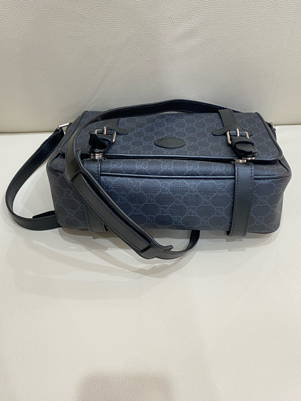 Gucci Messenger Bag 658542KGDHN1000