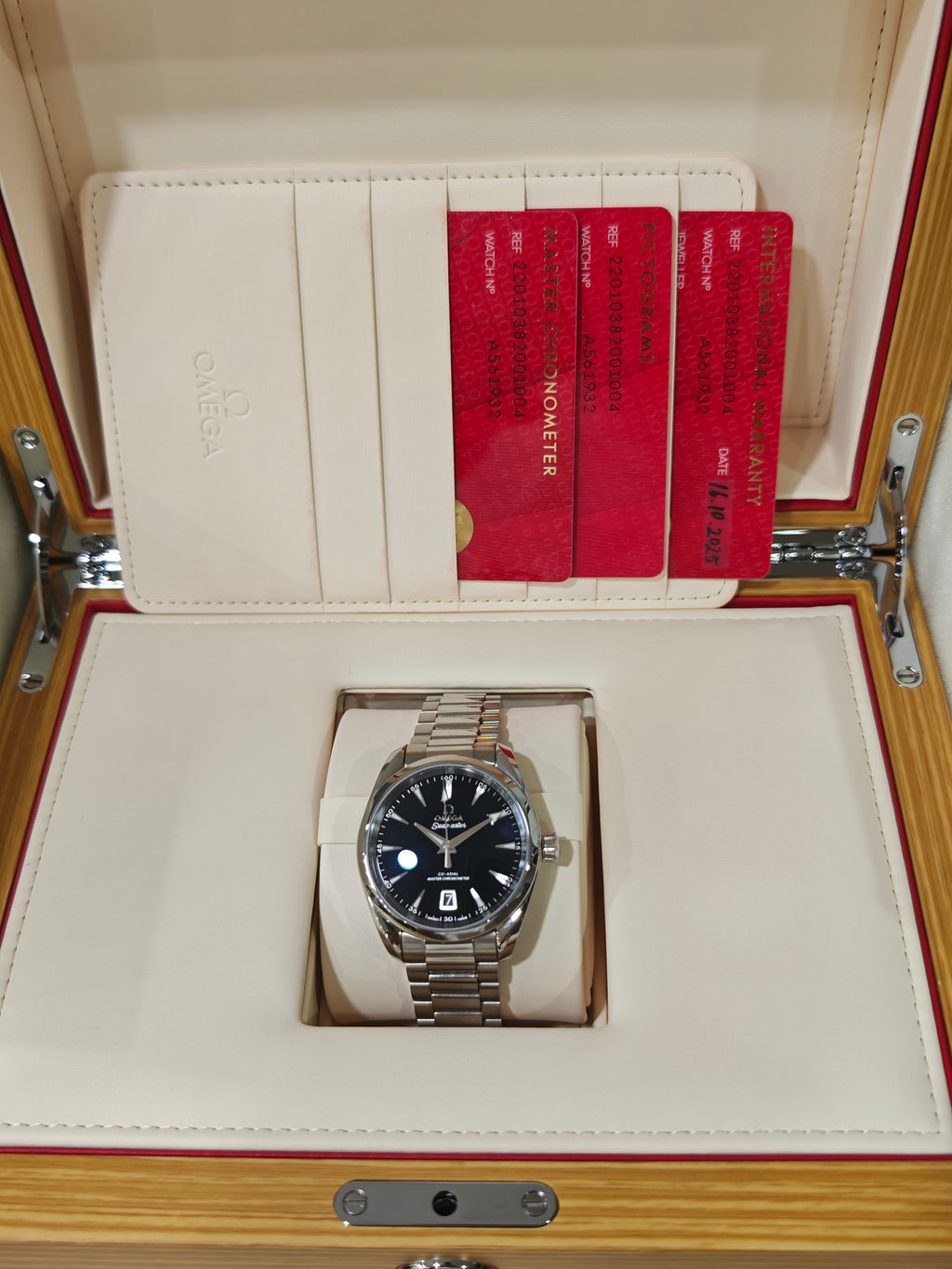 Omega Seahorse Series 38  220.10.38.20.01.004