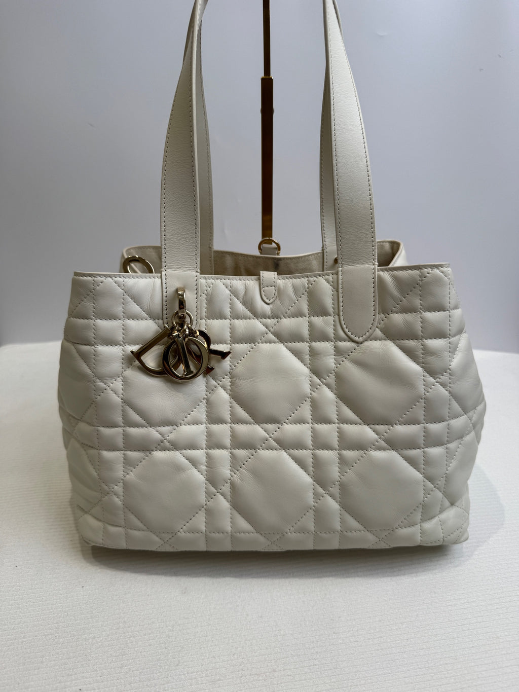 Dior White