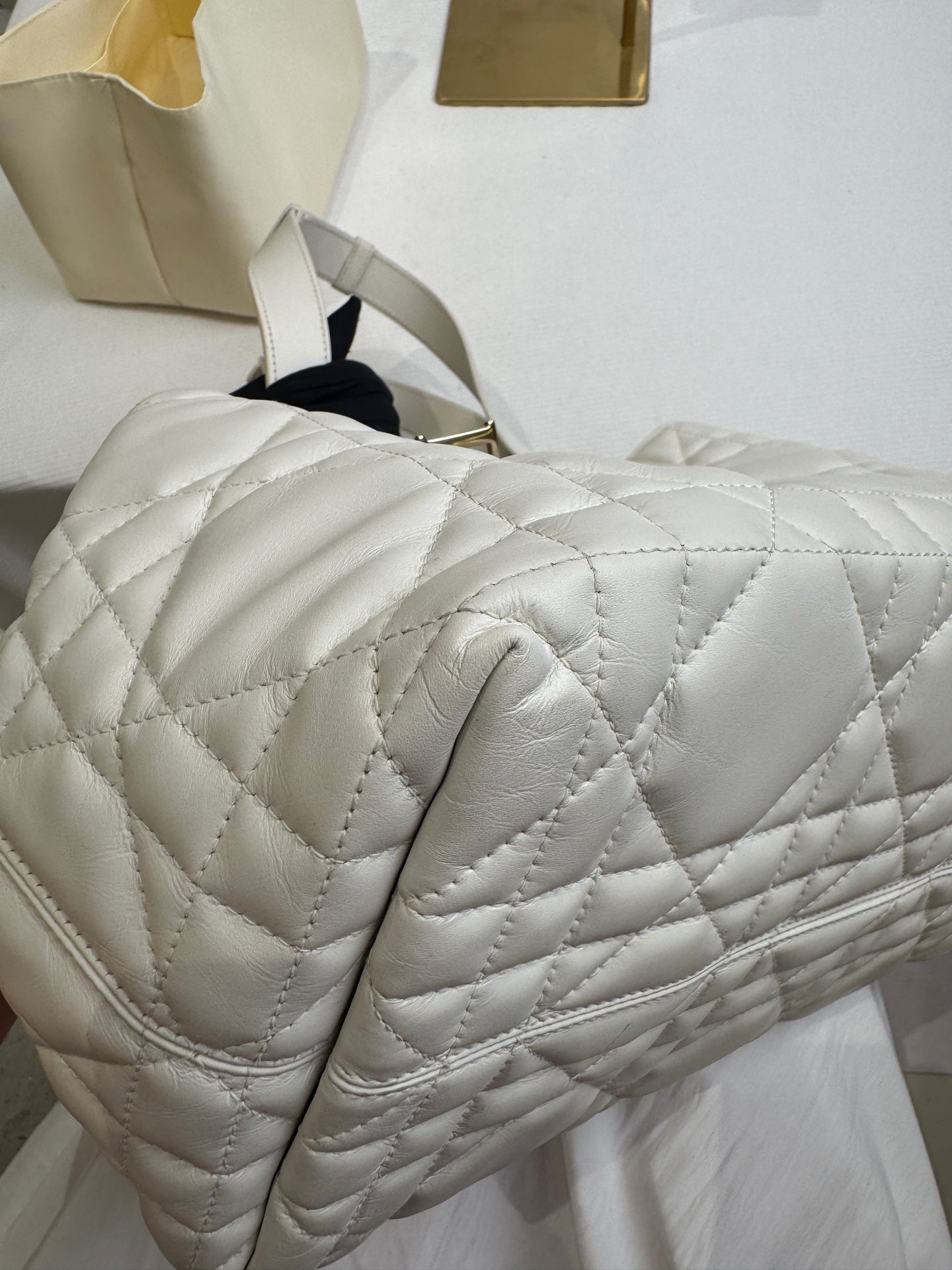 Dior White