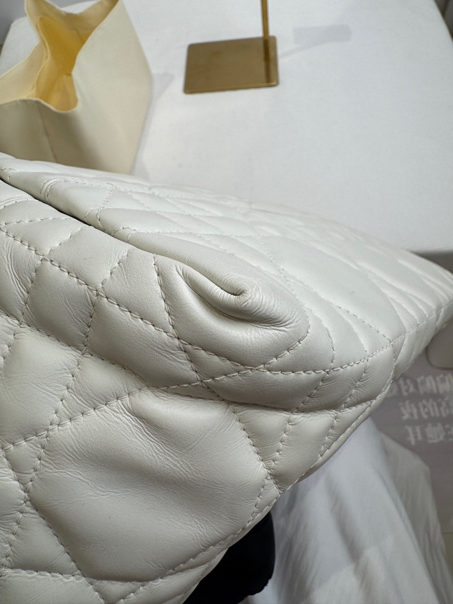Dior White