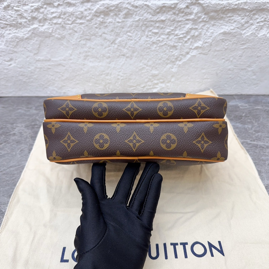 Louis Vuitton Messenger Bag