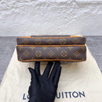 Louis Vuitton Messenger Bag