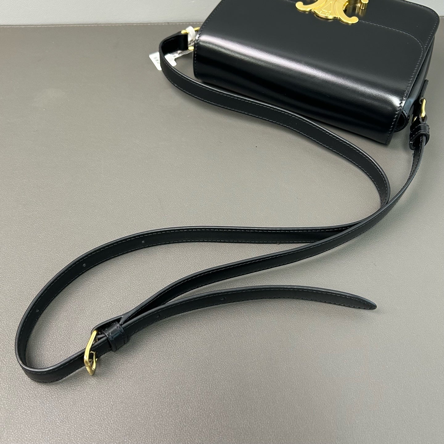 Celine Crossbody CONF.188423BF4.38NO