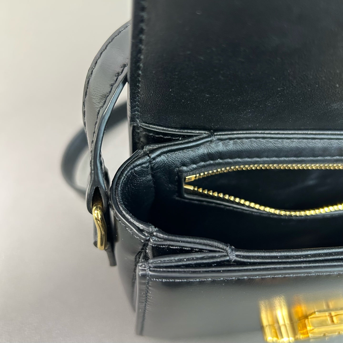 Celine Crossbody CONF.188423BF4.38NO