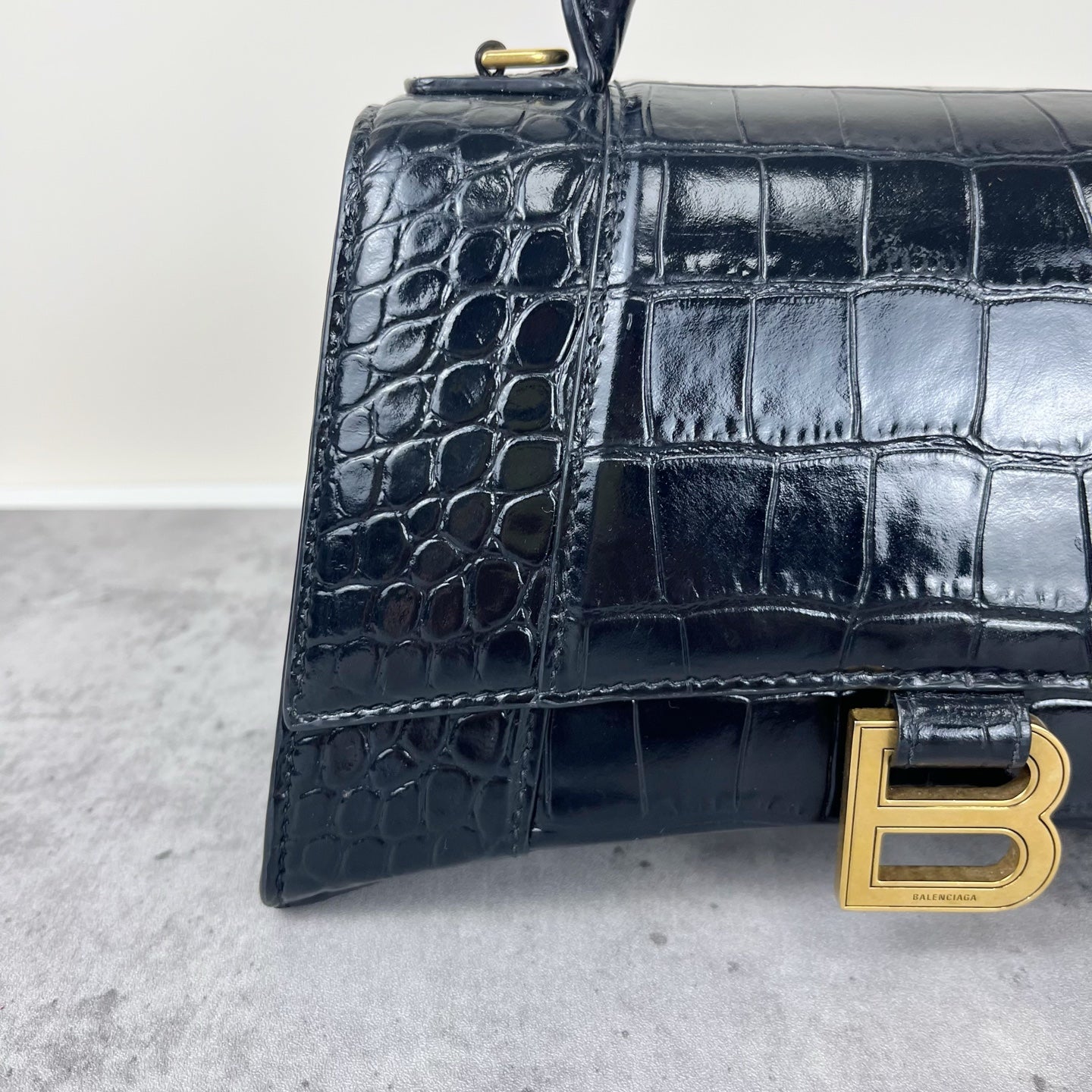 Balenciaga HOURGLASS 5935461LRGM1000