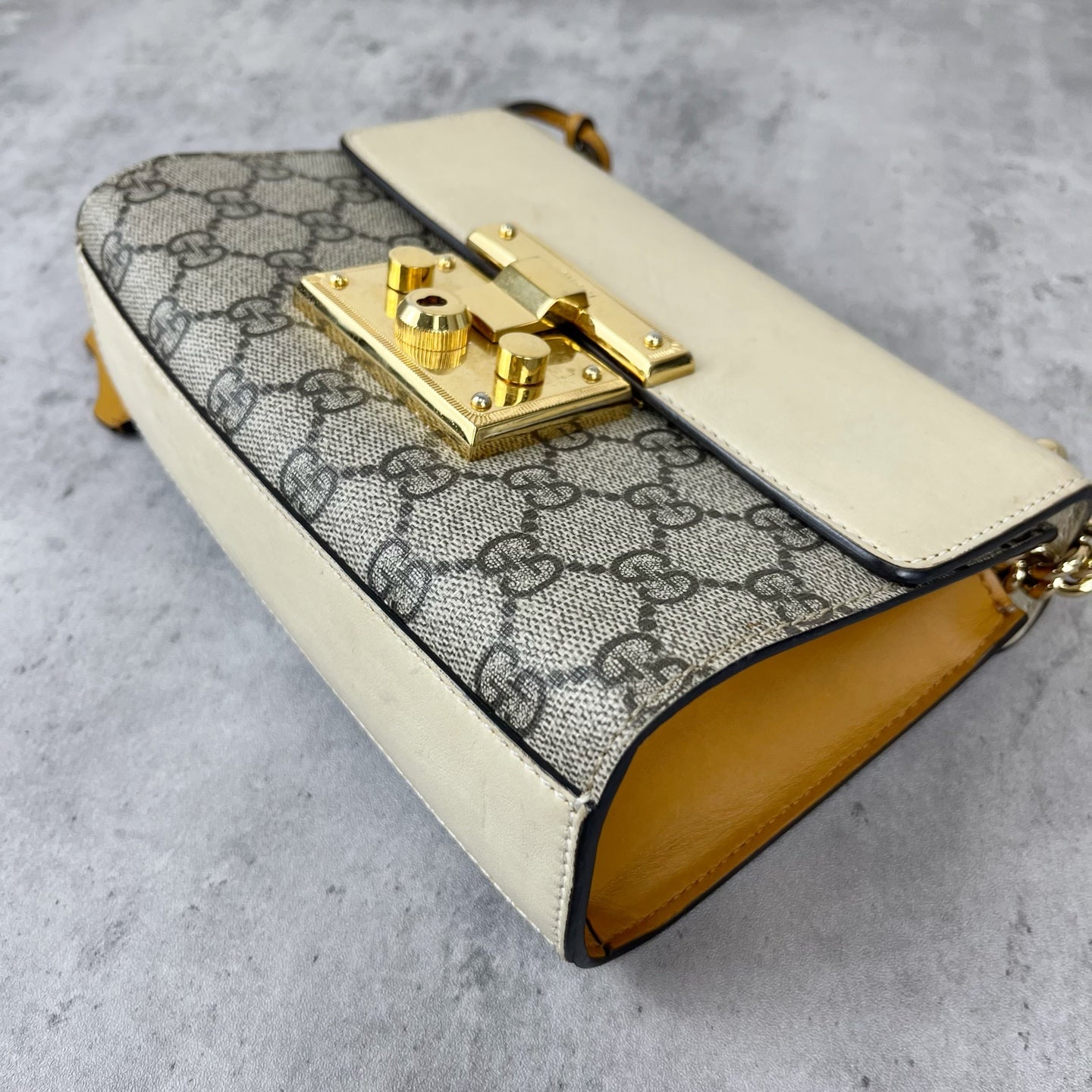 Gucci Yellow 409487KLQJG9763