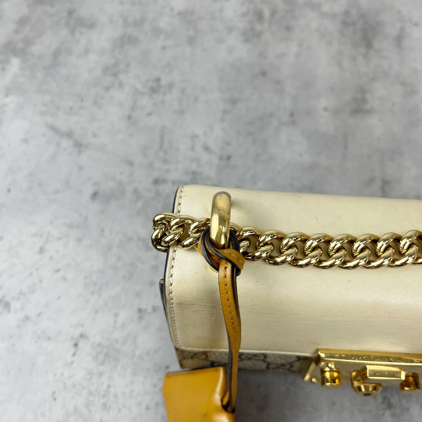 Gucci Yellow 409487KLQJG9763