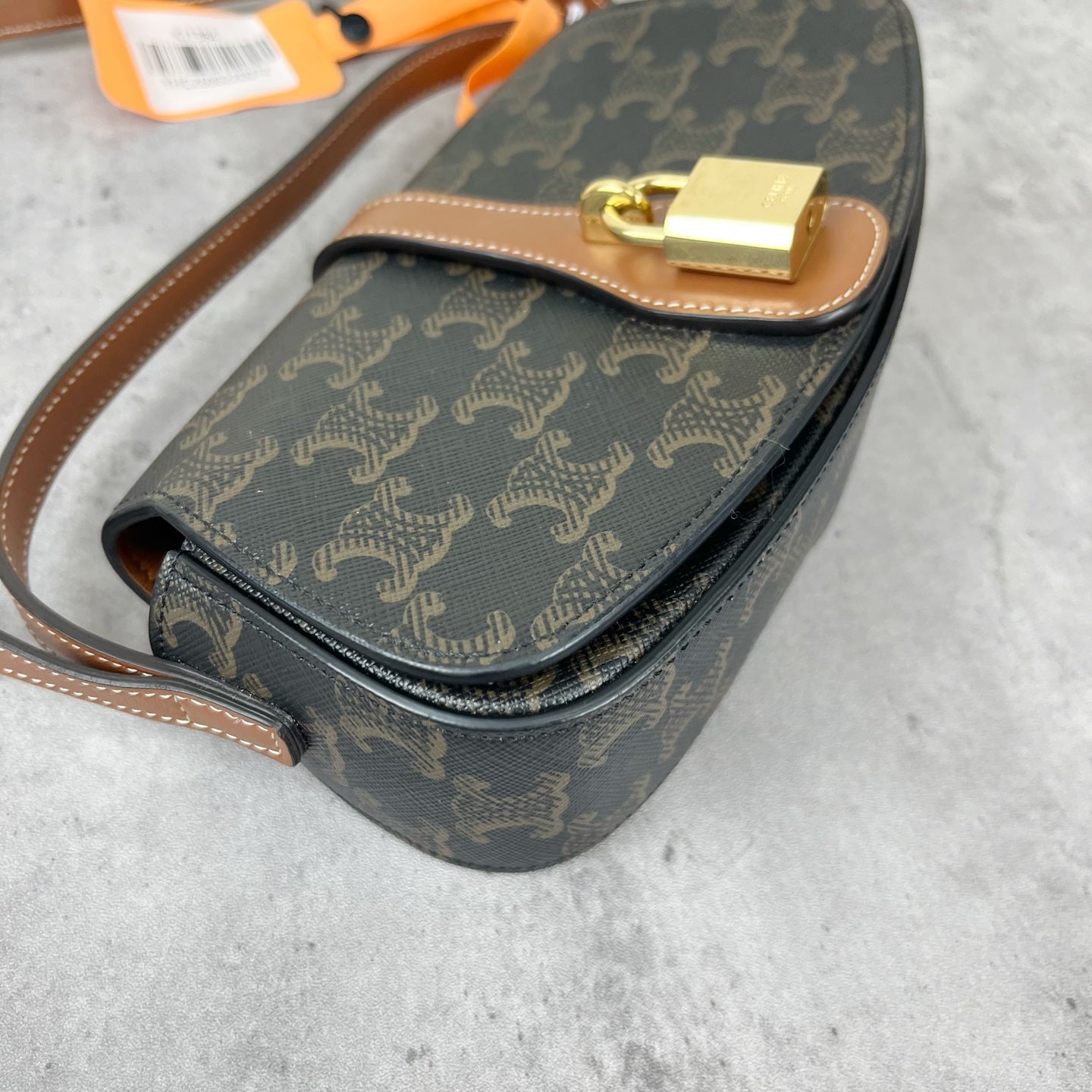 Celine CONF.10I592DQ2.04LU