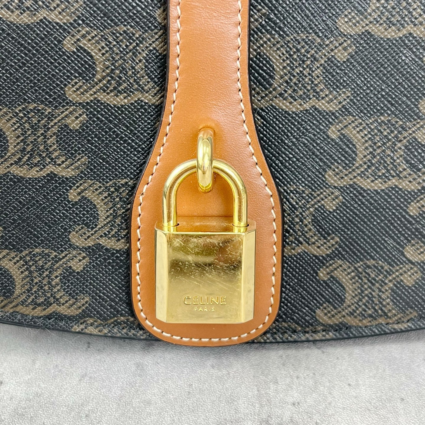 Celine CONF.10I592DQ2.04LU
