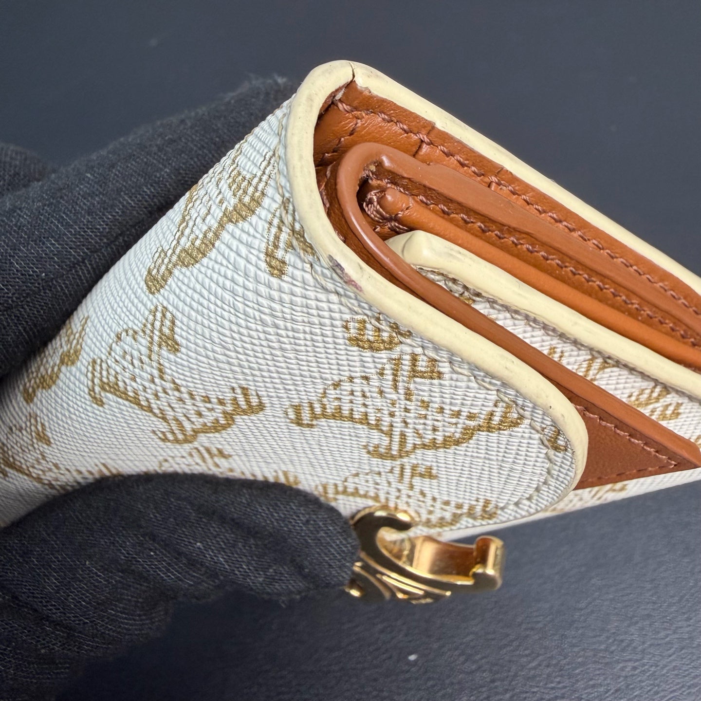 Celine Gold