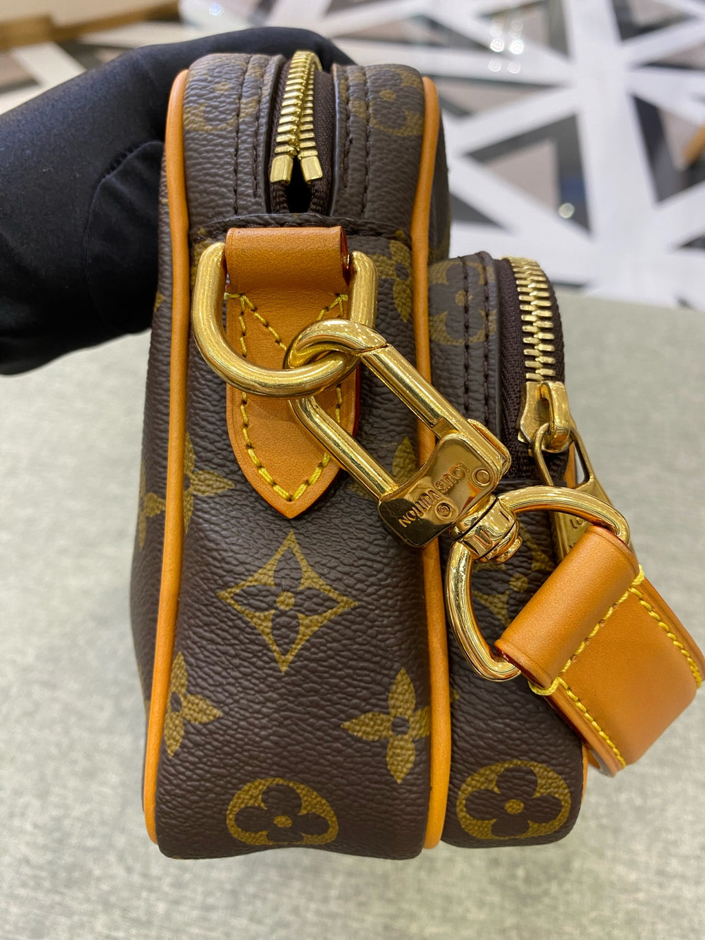 Louis Vuitton Messenger Bag