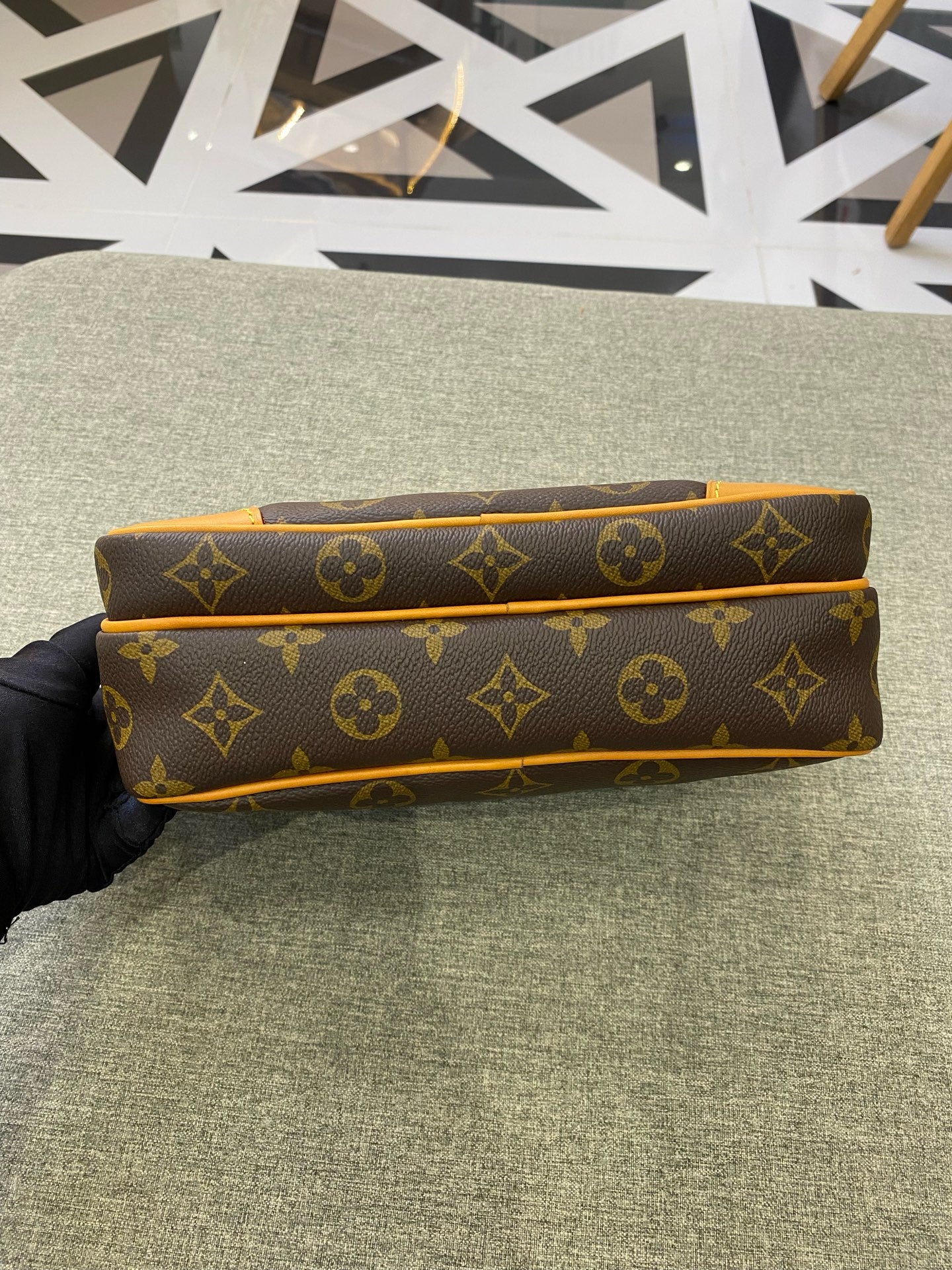 Louis Vuitton Messenger Bag