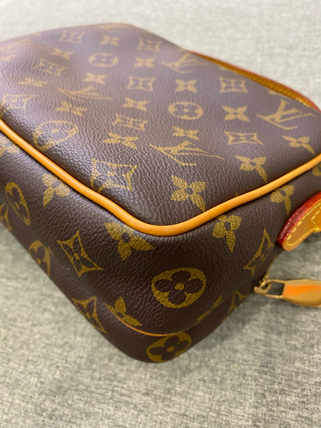 Louis Vuitton Messenger Bag