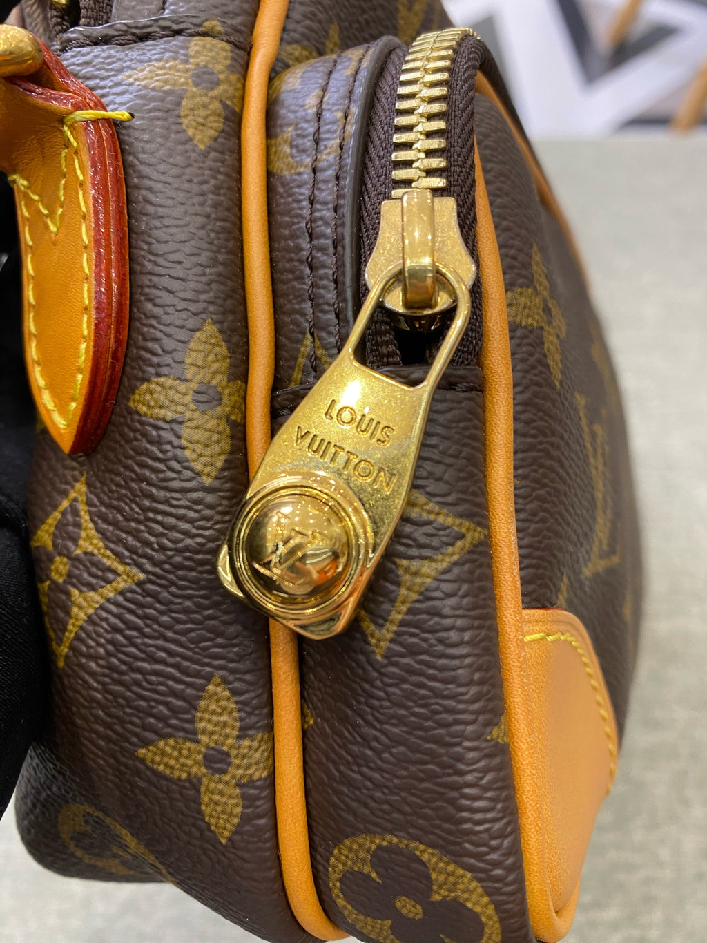 Louis Vuitton Messenger Bag