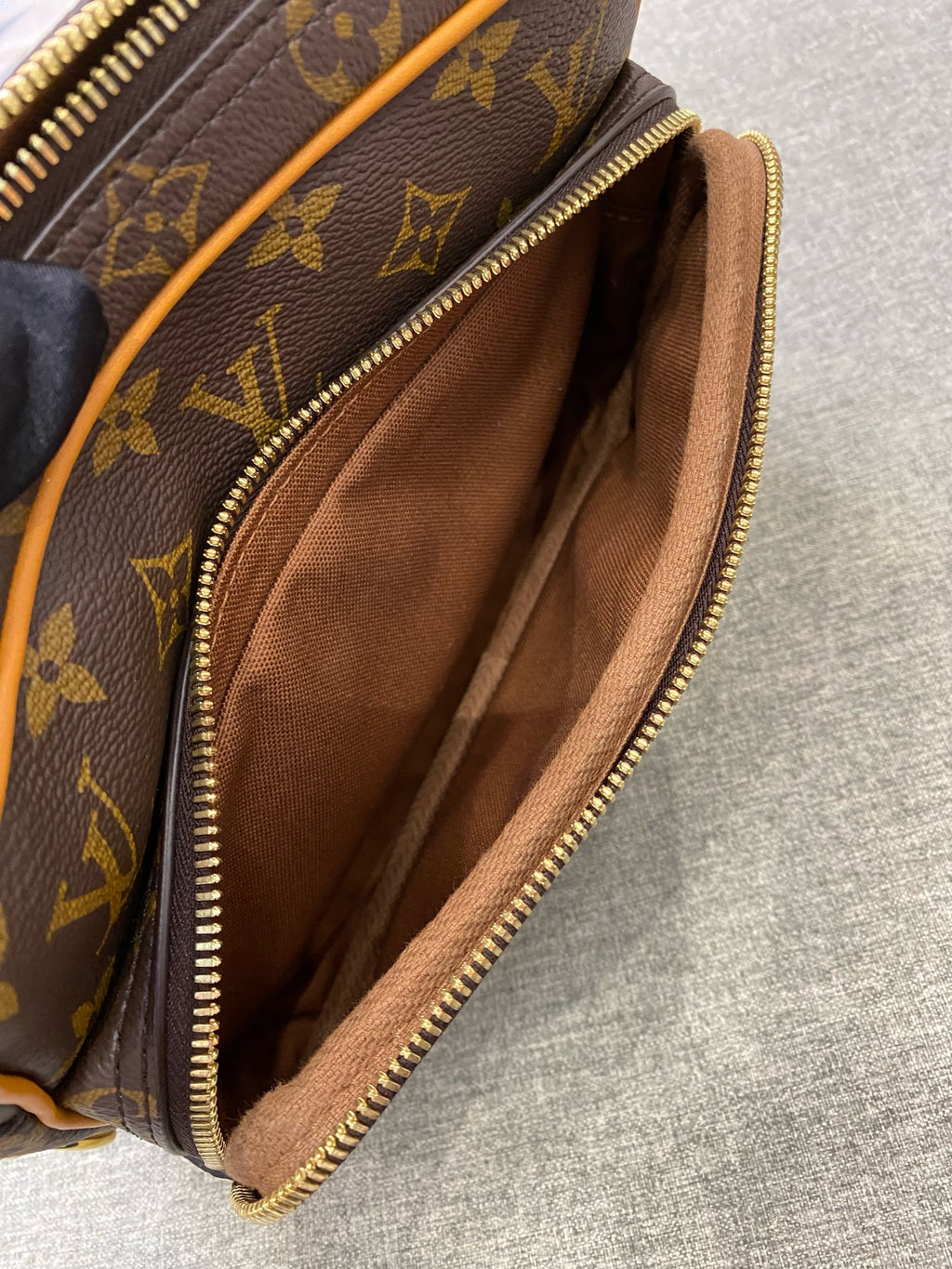 Louis Vuitton Messenger Bag