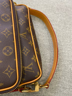 Louis Vuitton Messenger Bag