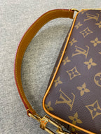 Louis Vuitton Messenger Bag