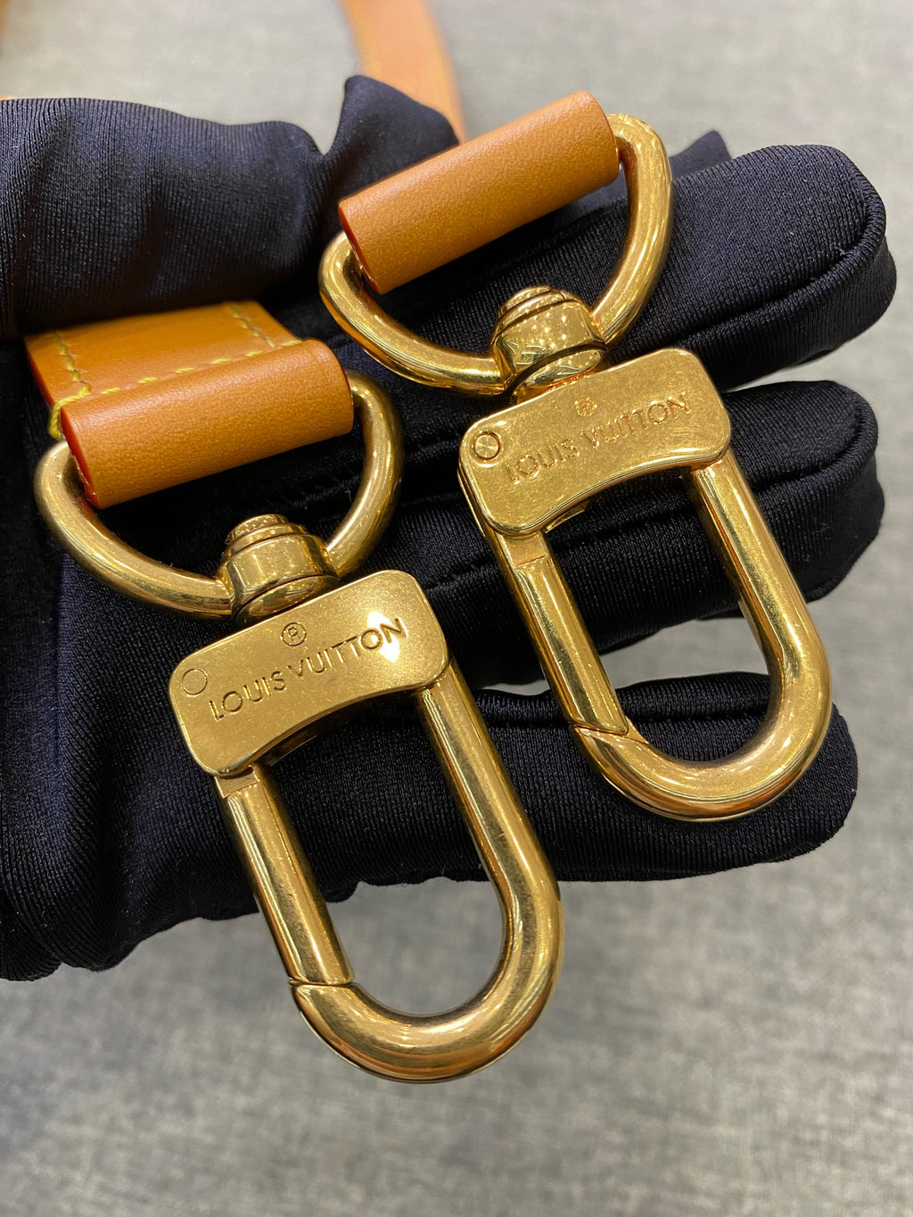 Louis Vuitton Messenger Bag