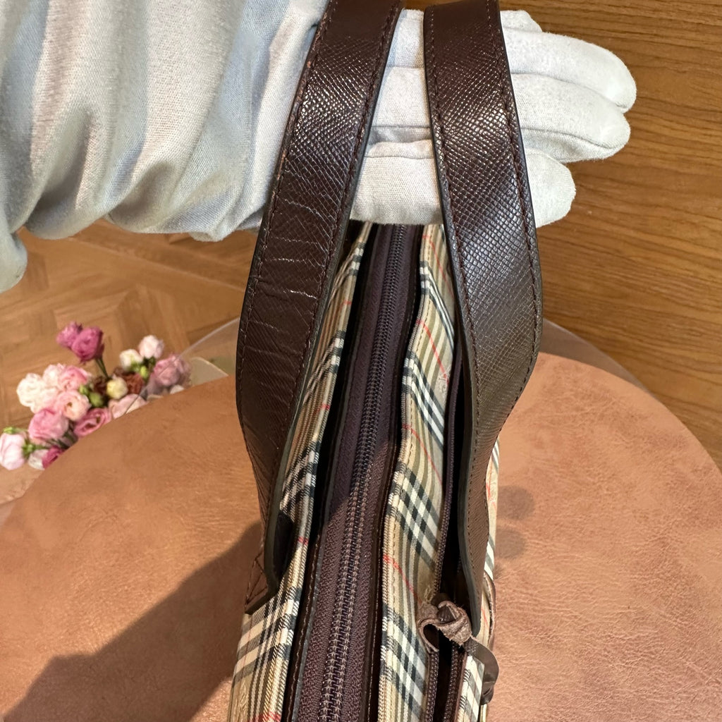 Burberry Leather Brown 37992271
