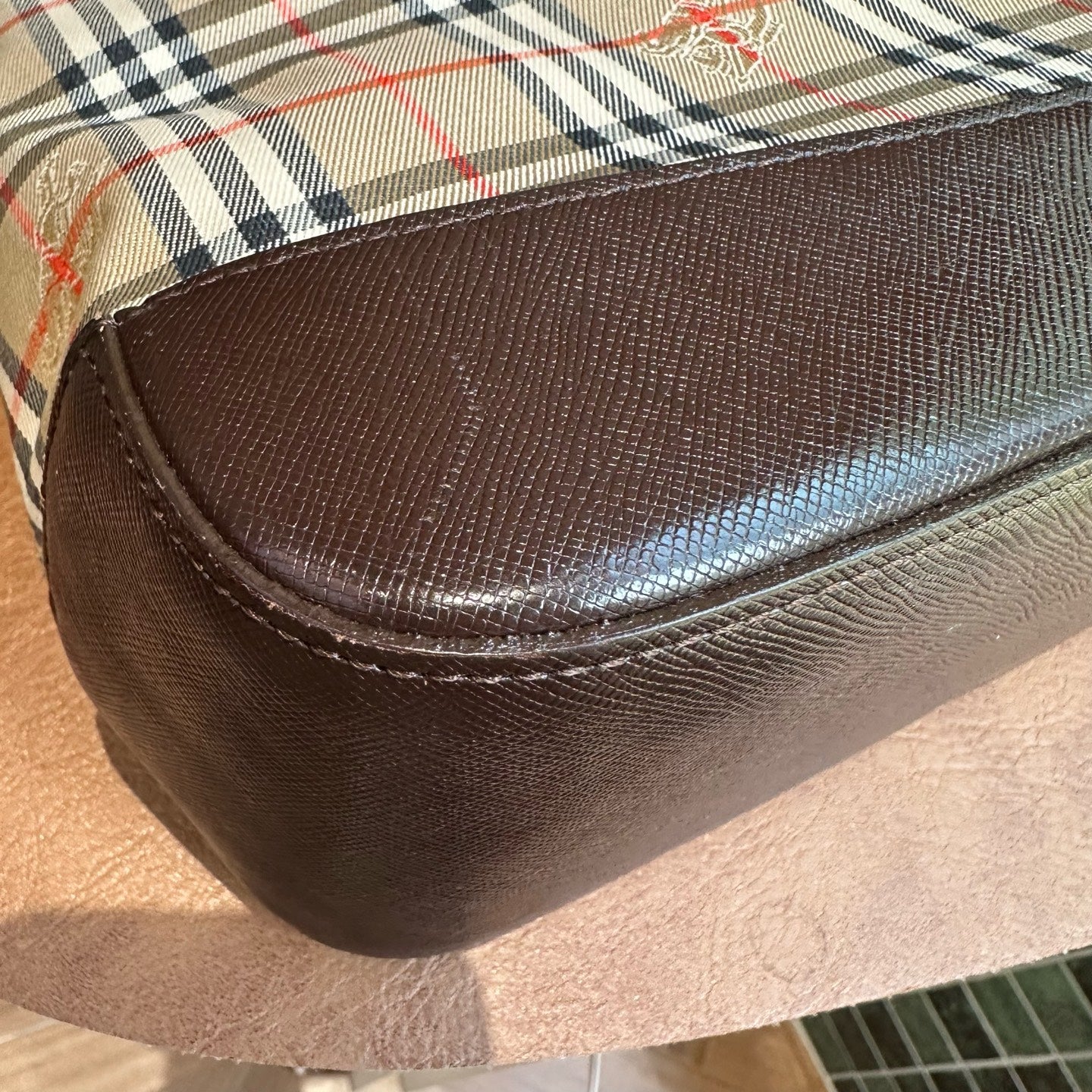 Burberry Leather Brown 37992271