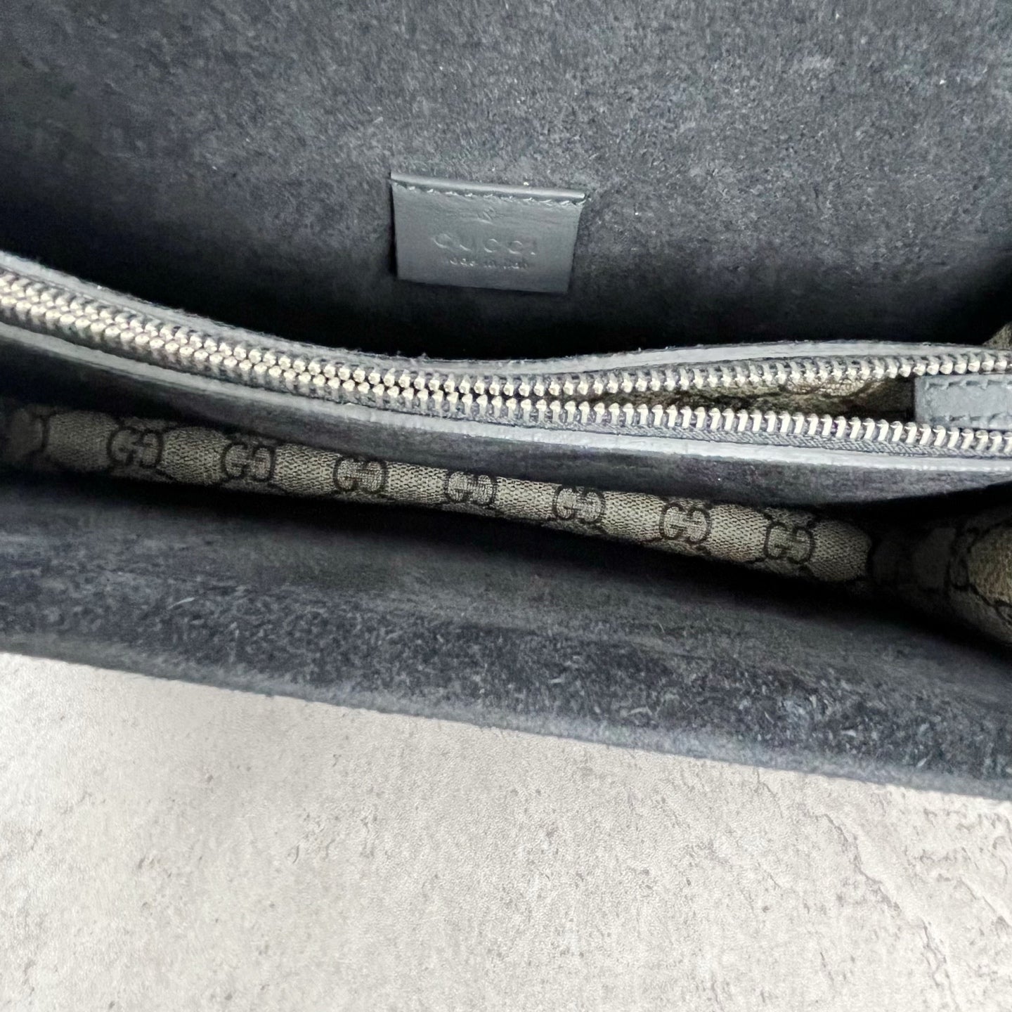 Gucci Black 4002499F2FN8144