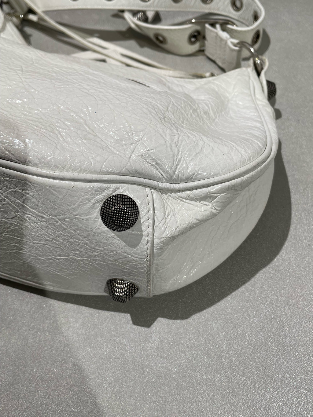 Balenciaga Le Cagole White 6713071VG9Y9104