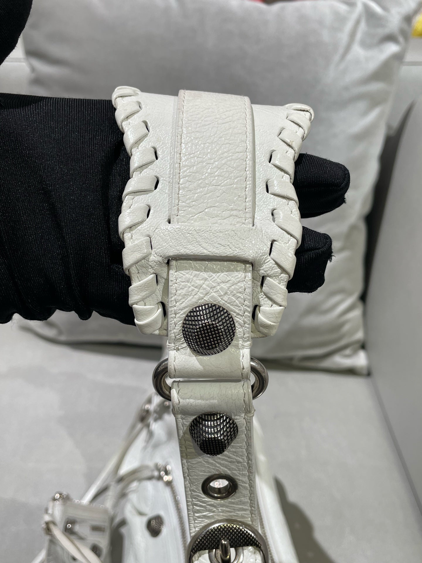 Balenciaga Le Cagole White 6713071VG9Y9104