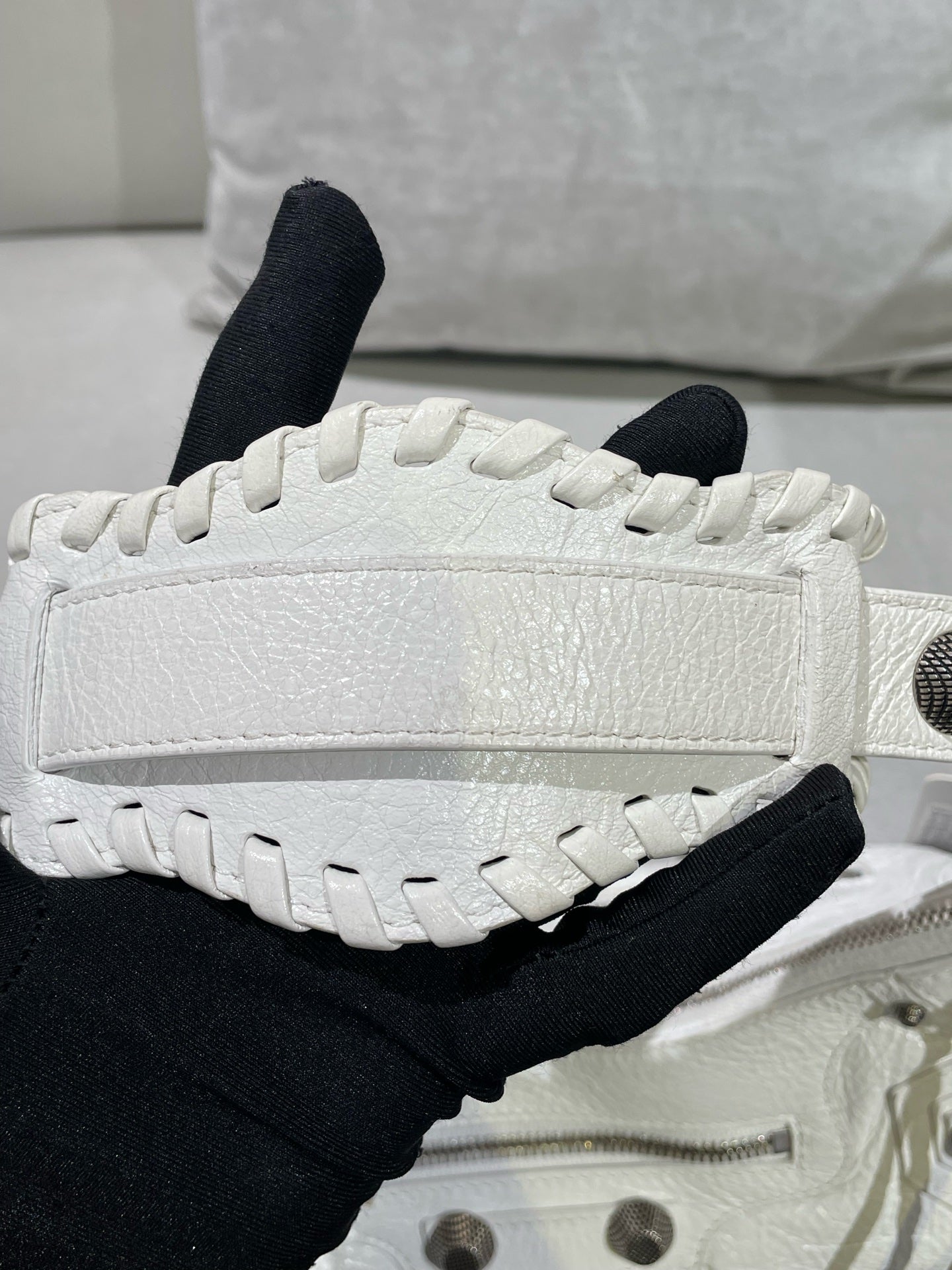 Balenciaga Le Cagole White 6713071VG9Y9104