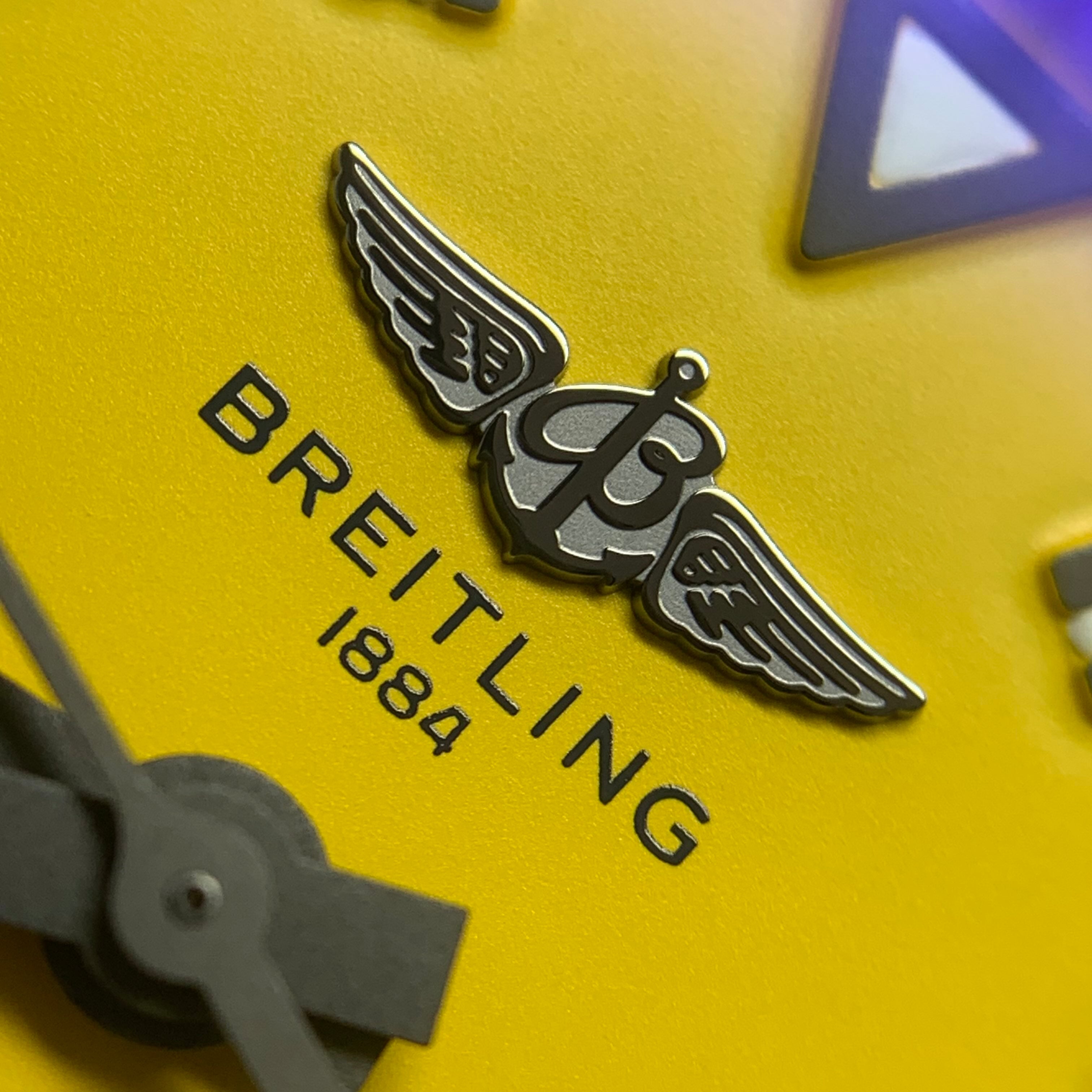 Breitling Avenger 45 millimeters A17319101I1A1