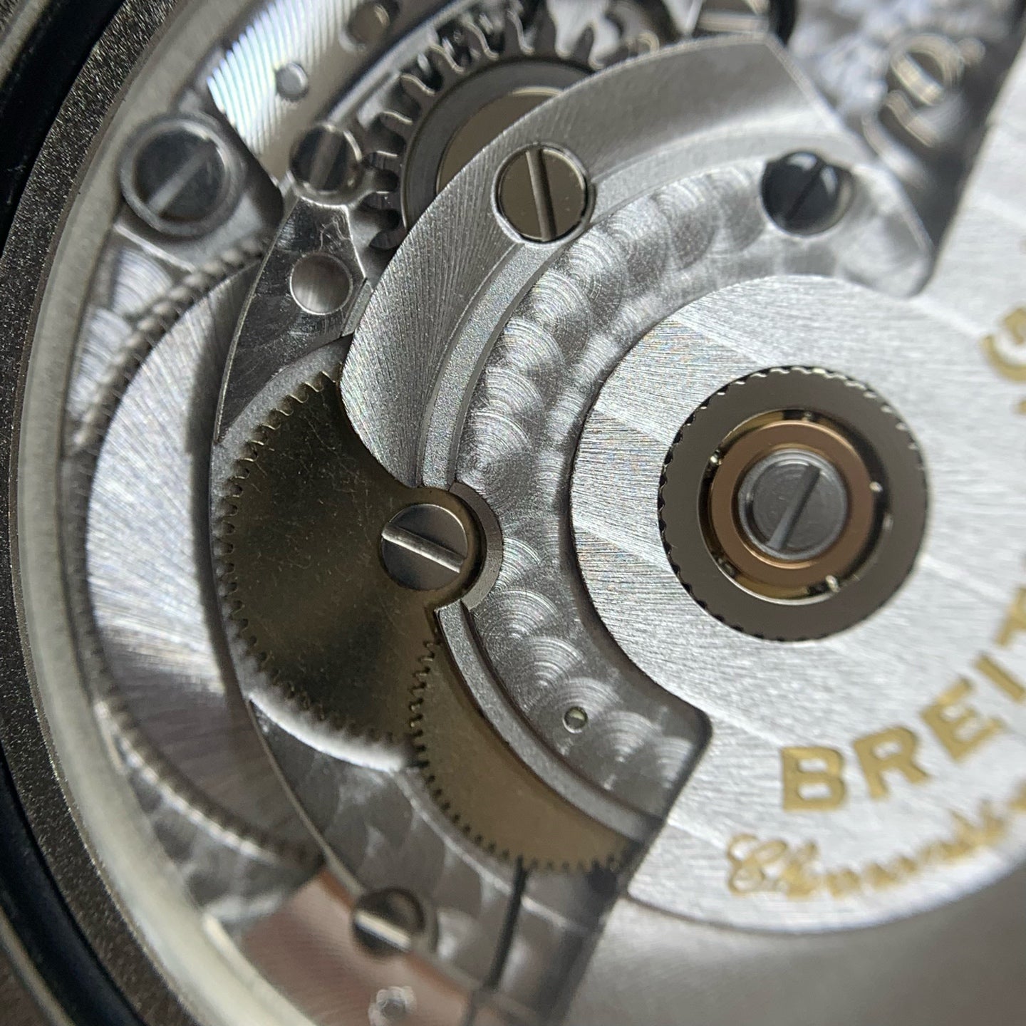Breitling Avenger 45 millimeters A17319101I1A1