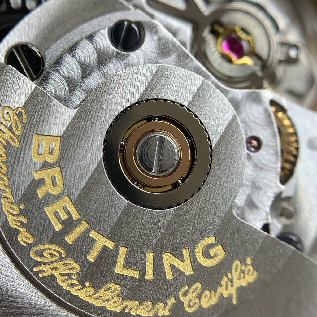 Breitling Avenger 45 millimeters A17319101I1A1