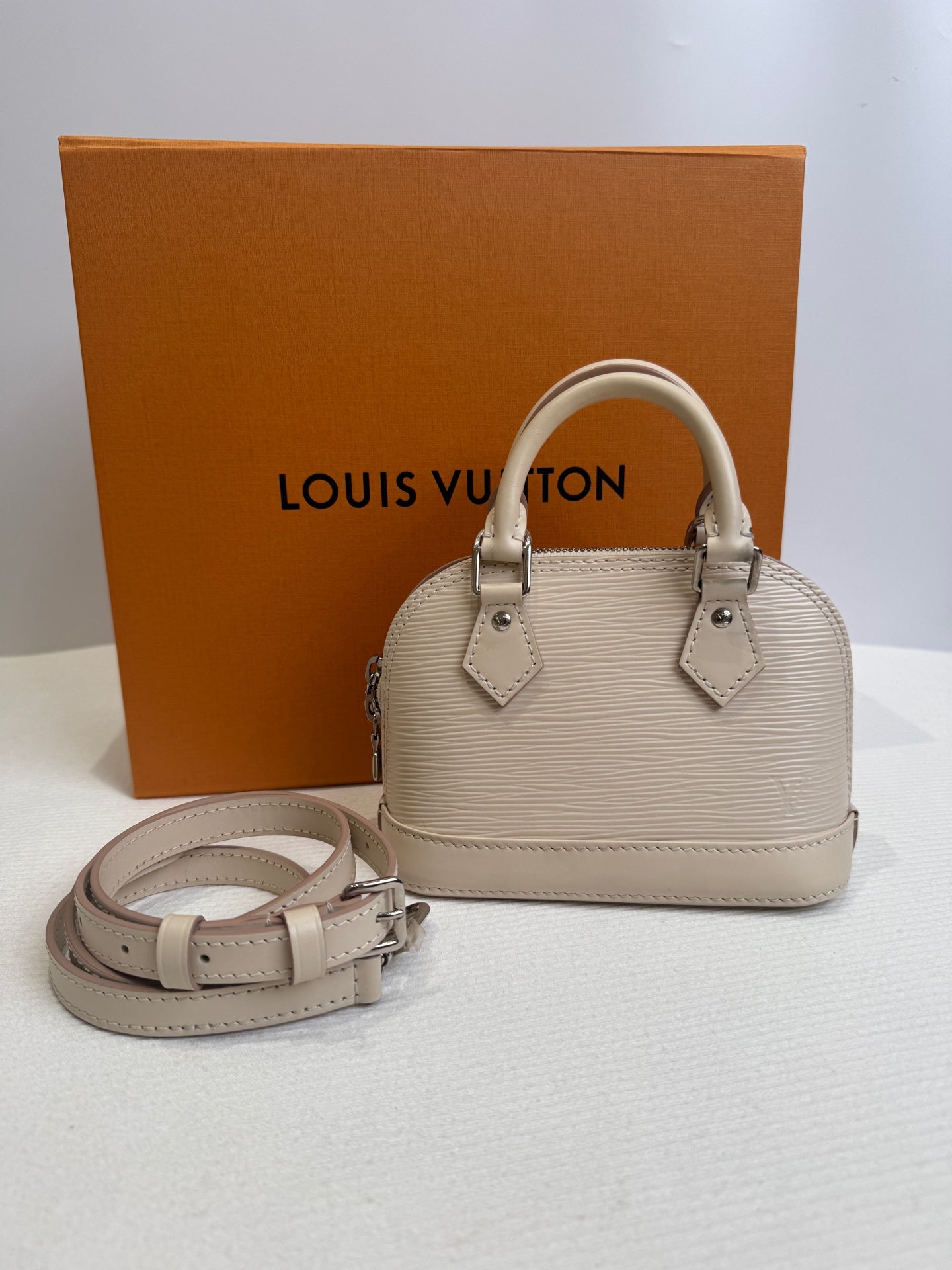 Louis Vuitton White
