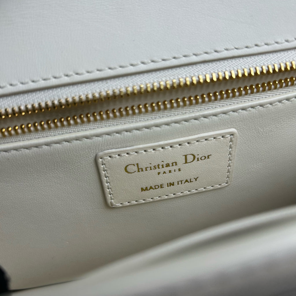 Dior White