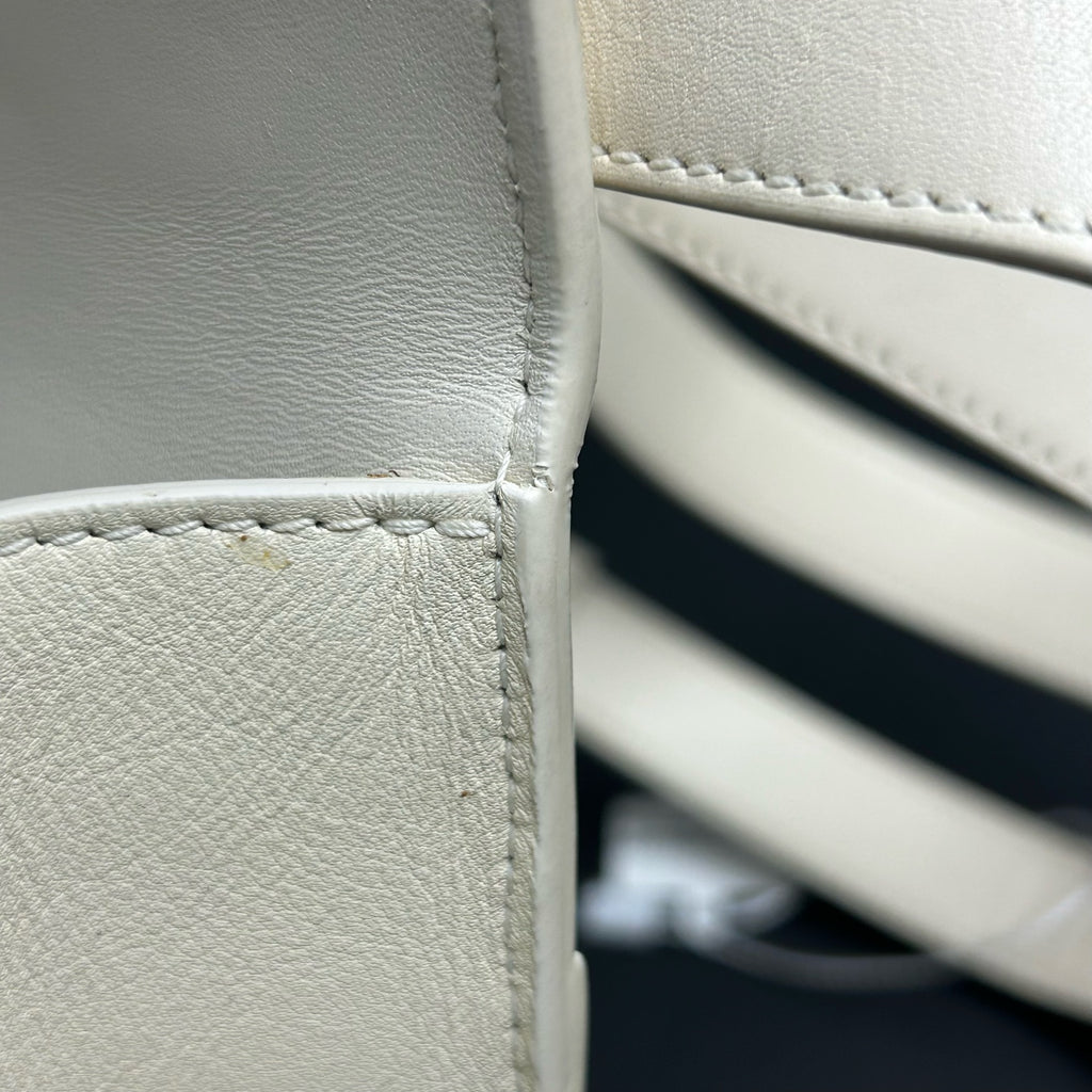 Dior White