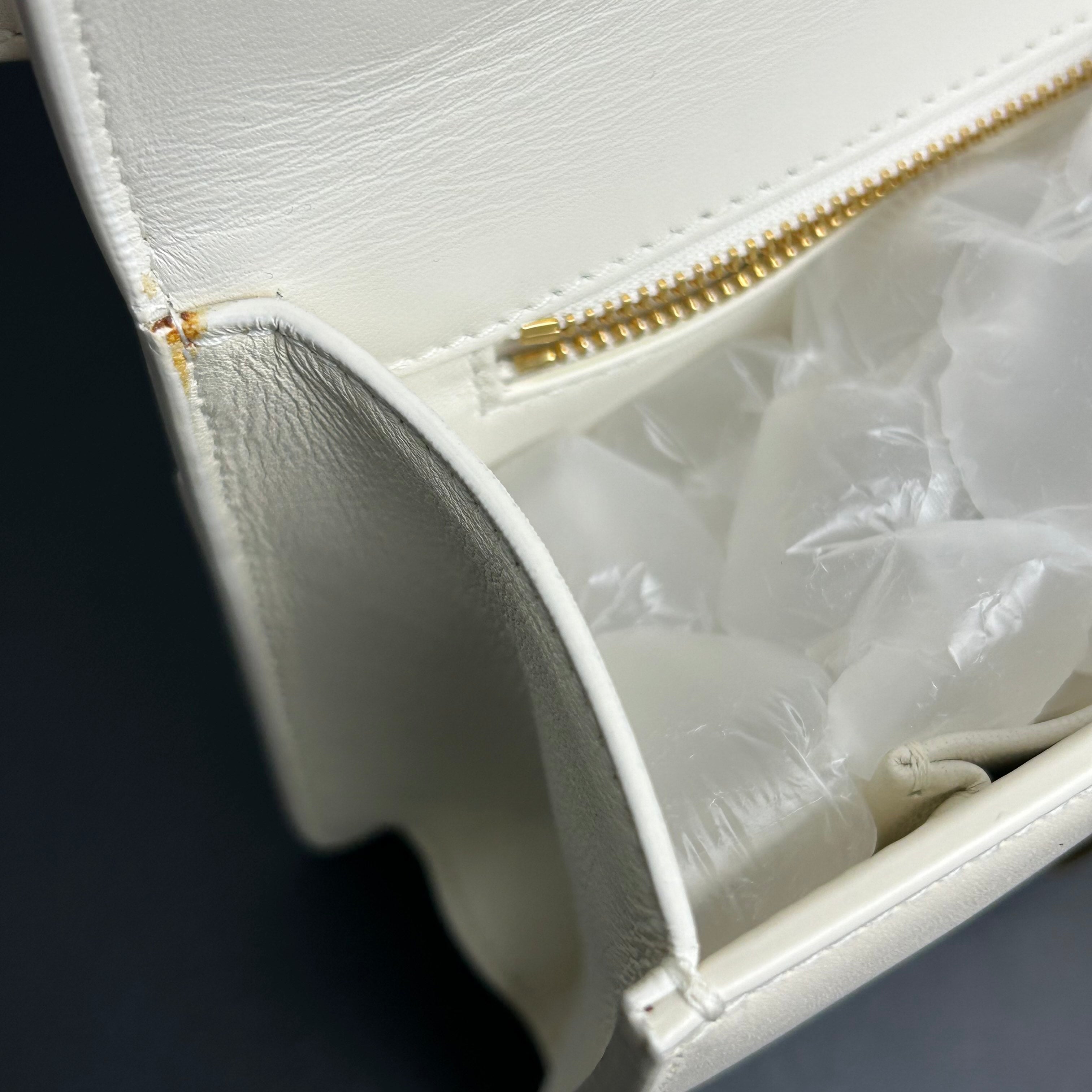 Dior White