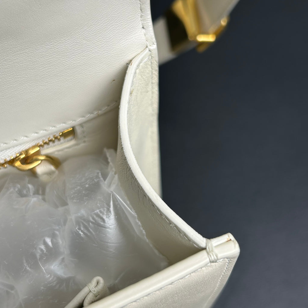 Dior White